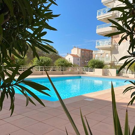06Ai - Beautiful Renovated Studio - Sea And Pool View Vallauris Luaran gambar