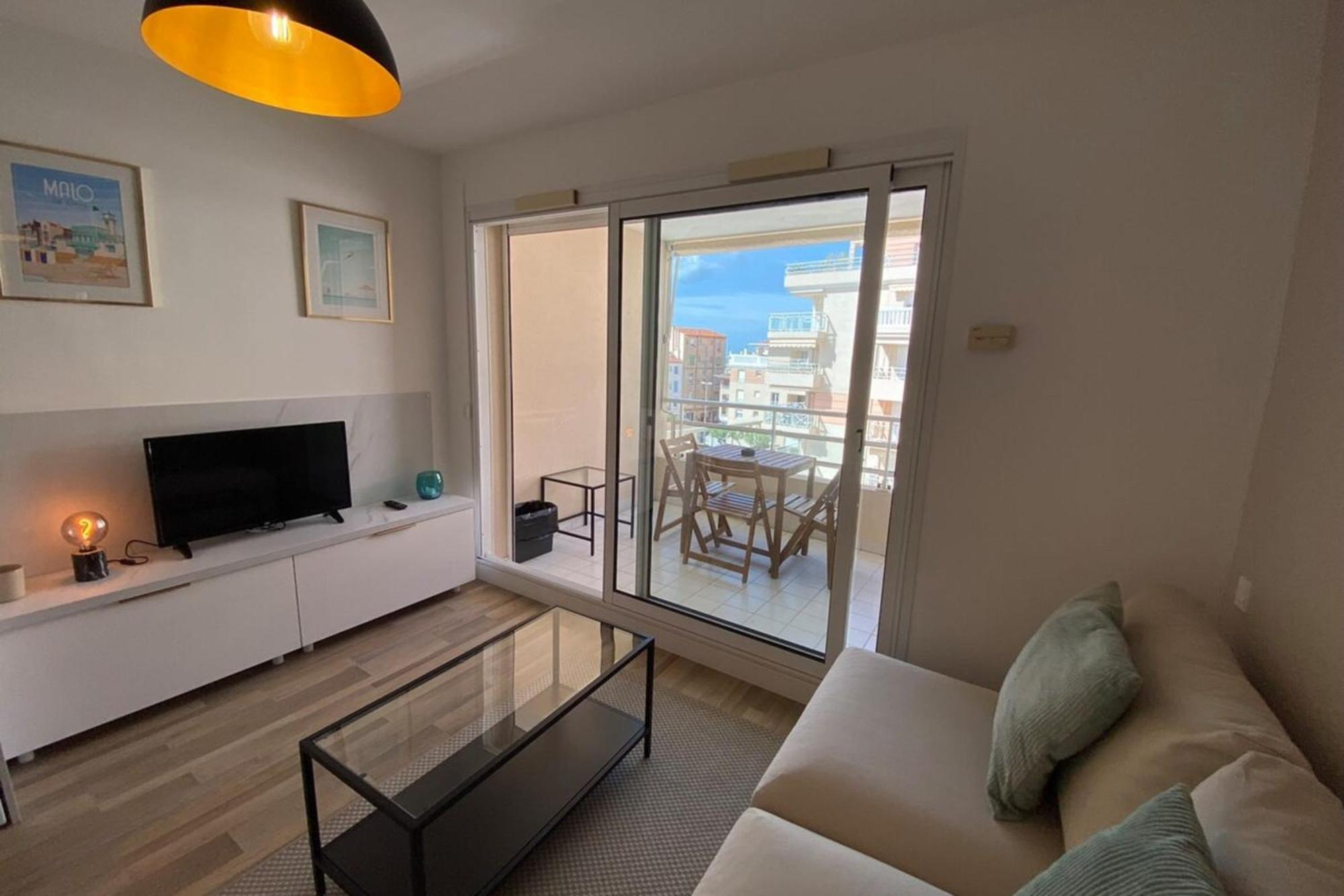06Ai - Beautiful Renovated Studio - Sea And Pool View Vallauris Luaran gambar