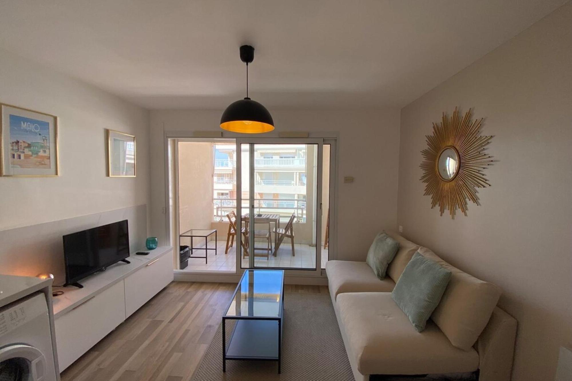 06Ai - Beautiful Renovated Studio - Sea And Pool View Vallauris Luaran gambar